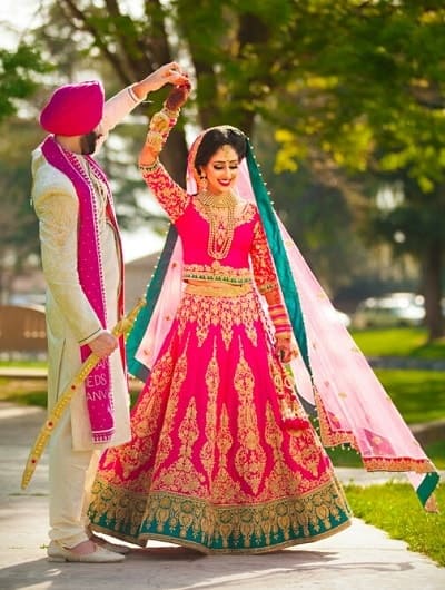 Elegant indian newlyweds at their wedding reception | Photo 361060