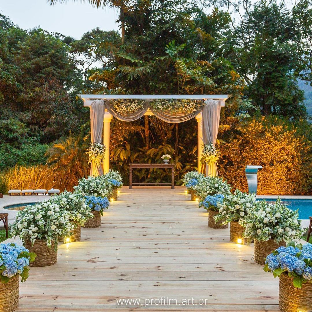 Intimate Wedding Decor