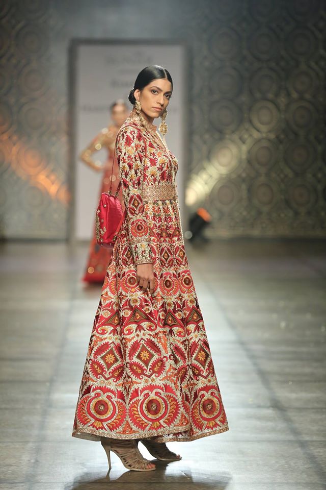 Stylish Indian Wedding Outfits for Guests: Get Ready to Impress